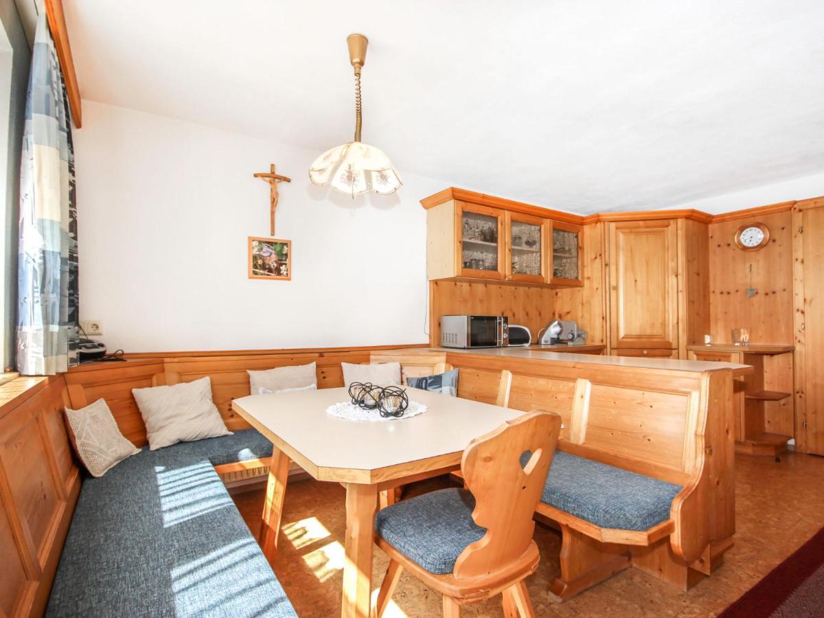 Holiday Home Hölzl Flirsch Dış mekan fotoğraf